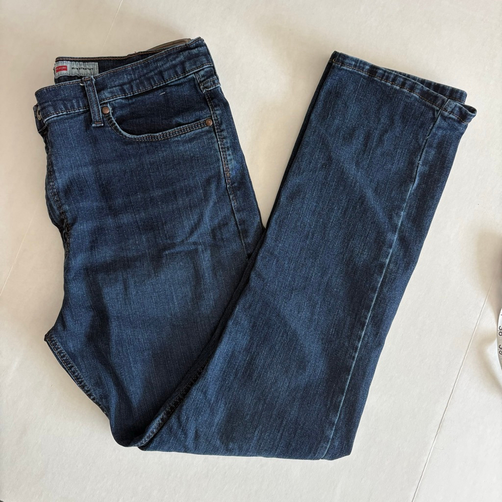 Men's Wrangler Slim Straight Jeans Waist 38 x 32 dark wash